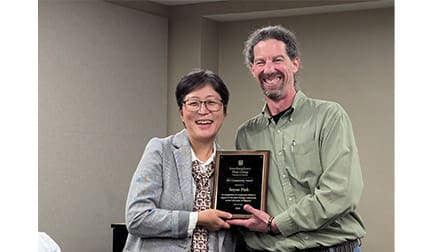Dr. Soyon Park Receives IPG Faculty Community Award